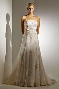 Bridal Dresses UK 1063159 Image 9
